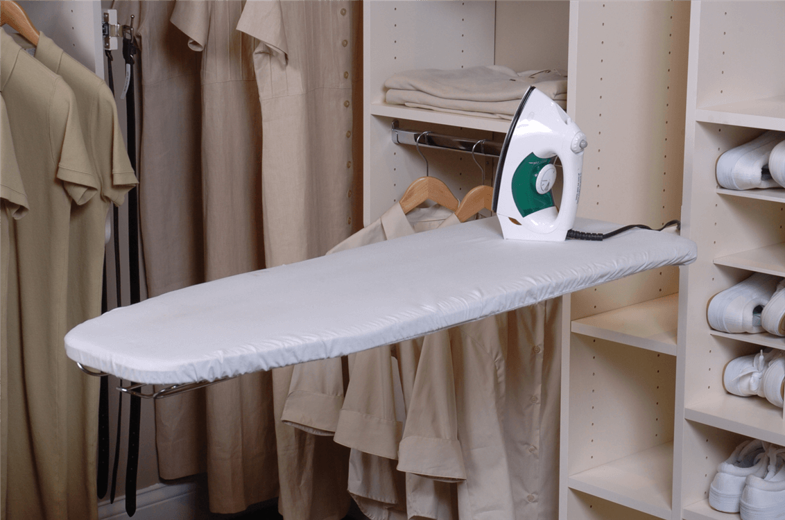 Встраиваемая гладильная доска — в шкафу, настенная, выдвижная: как сделать своими руками