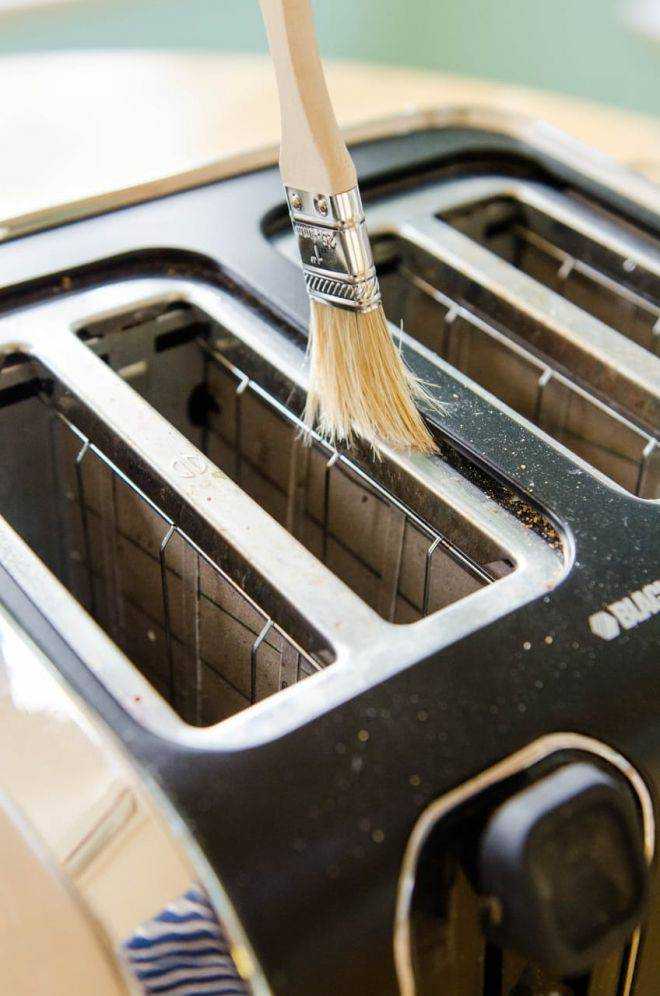 Как очистить тостер внутри и снаружи