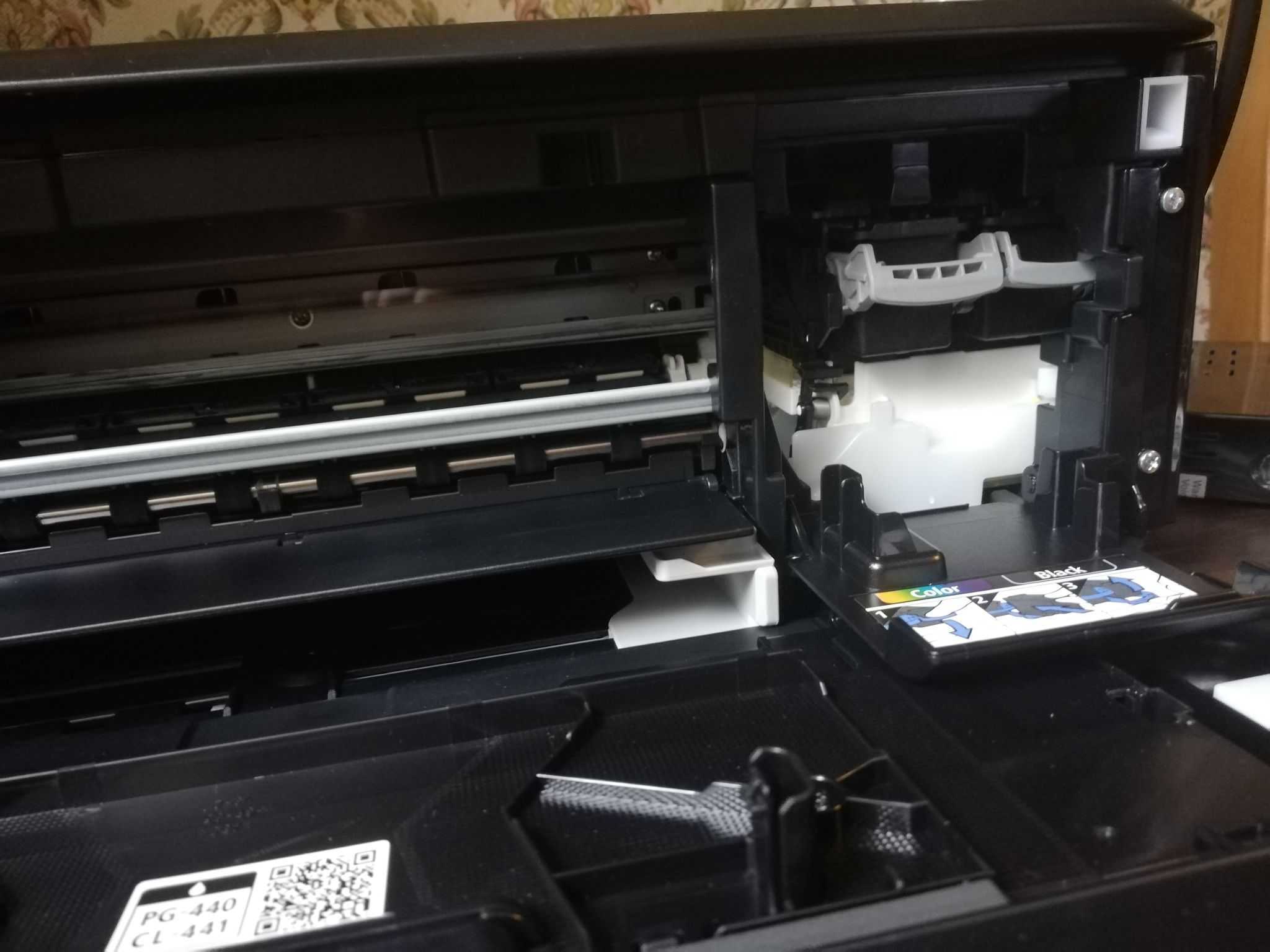 Почему принтер не захватывает бумагу и что делать, если проблема с лотком, роликами или настройками Как устранить сбой захвата бумаги на примере моделей hp, canon, samsung, brother
