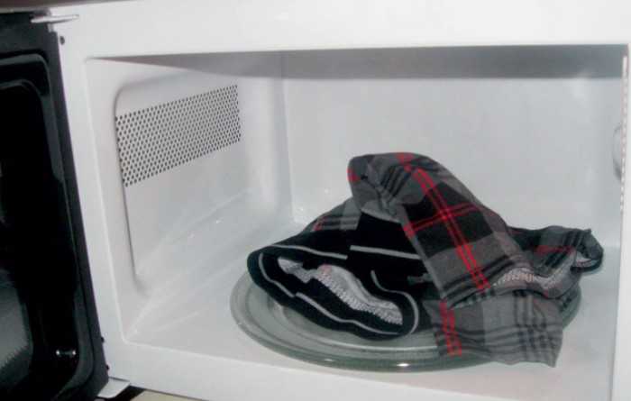 Как отбелить кухонные полотенца: советы по замачиванию и стирке