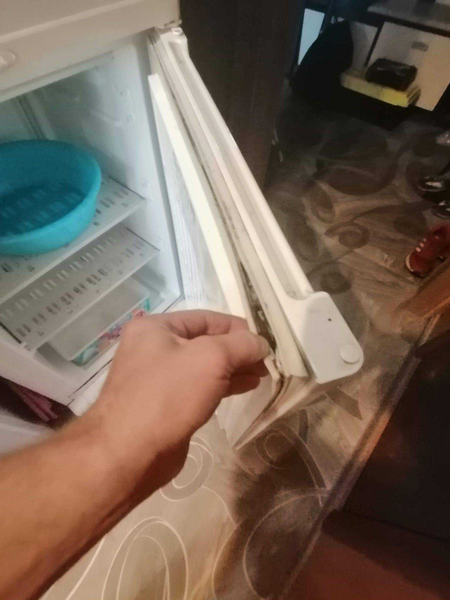 Как отремонтировать или поменять уплотнительную резинку на двери холодильника? правила ухода