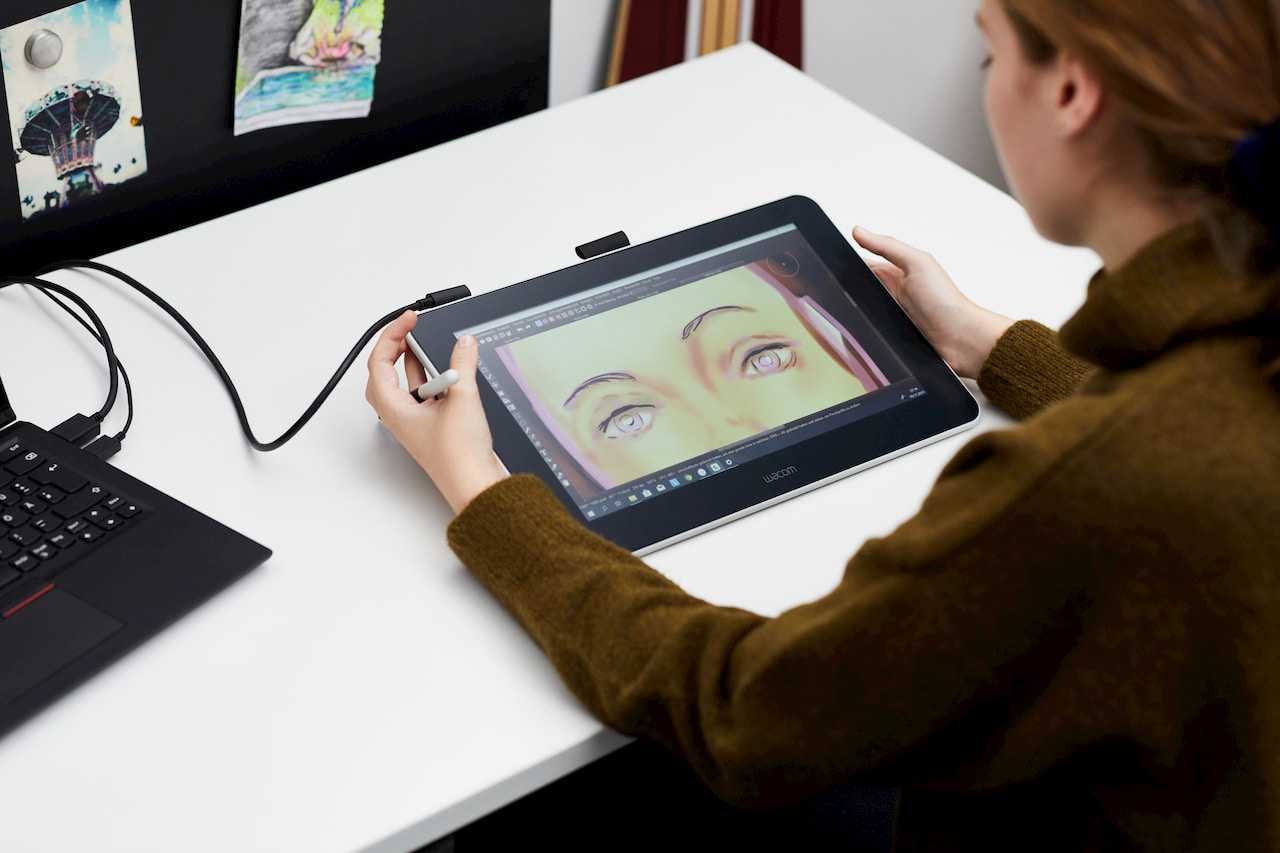 Графический планшет-монитор Wacom one 13, белый