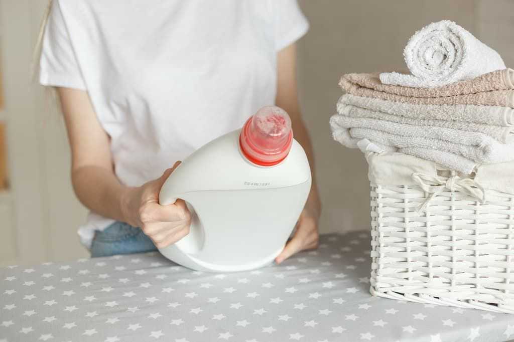 Как отбелить кухонные полотенца, что лучше: народные средства или бытовая химия