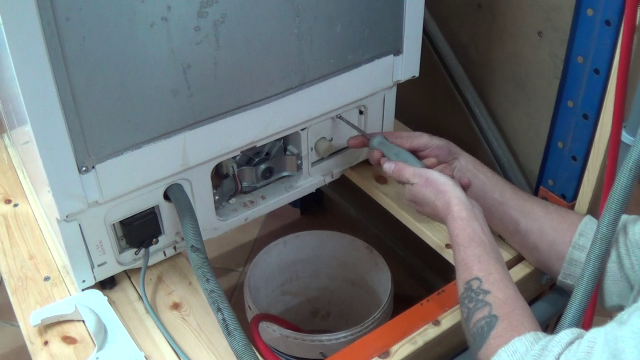 Ошибка i30 посудомоечной машины electrolux — 8-800-250-30-34