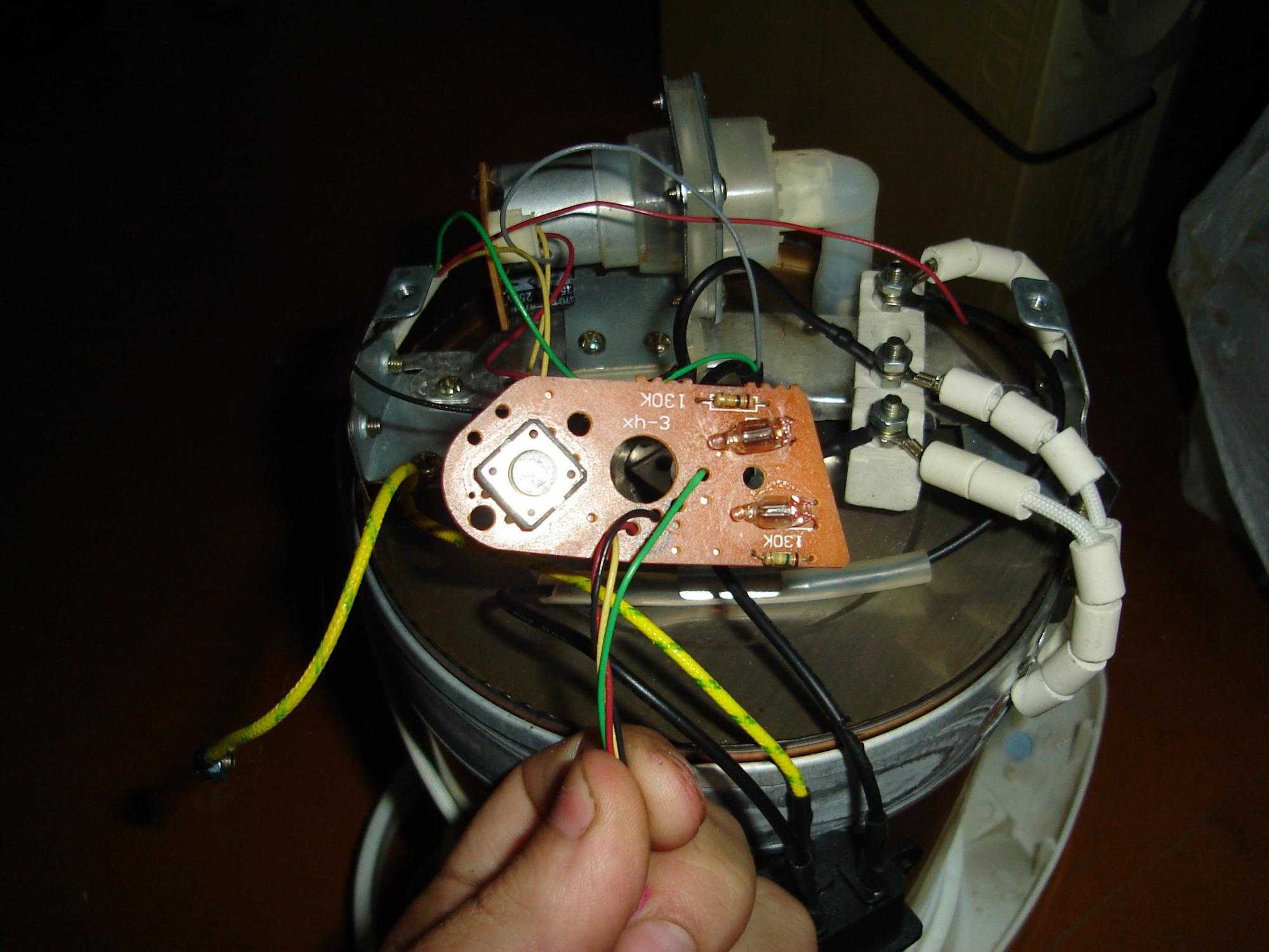 Не работает кнопка подачи воды на термопоте: причины поломки и как отремонтировать своими руками?