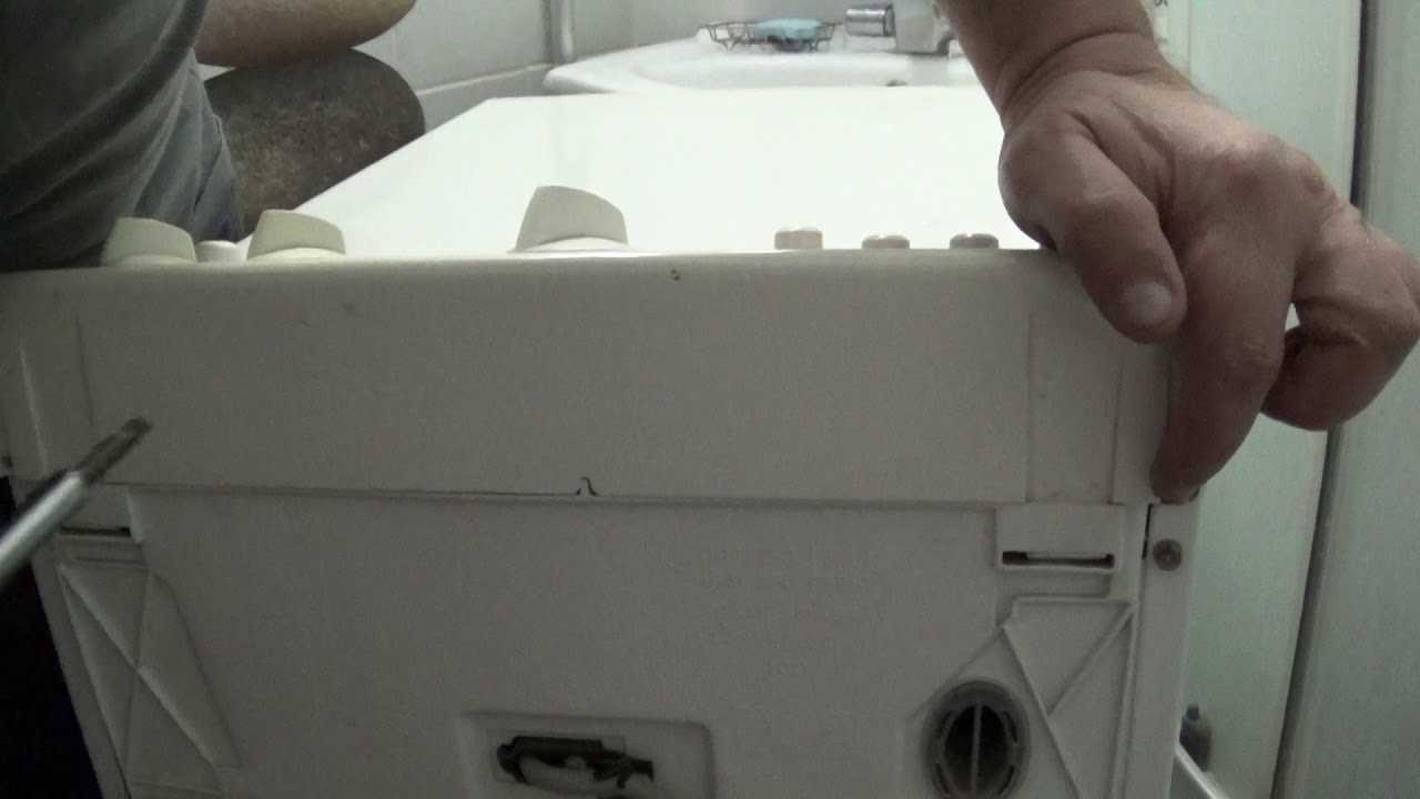 Как снять верхнюю крышку со стиральной машины
