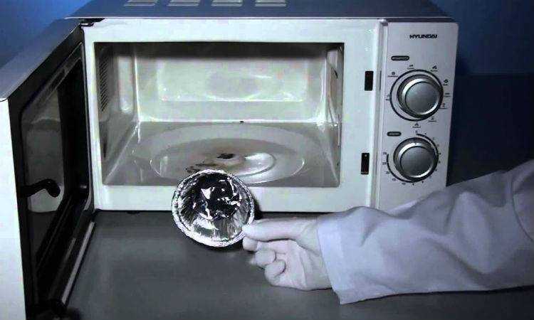 Фольга в микроволновке: что будет, если положить фольгу в микроволновую печь